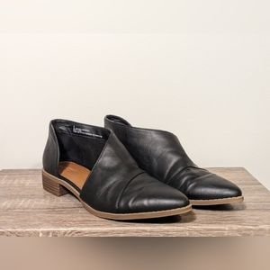 Universal Thread Black Flats